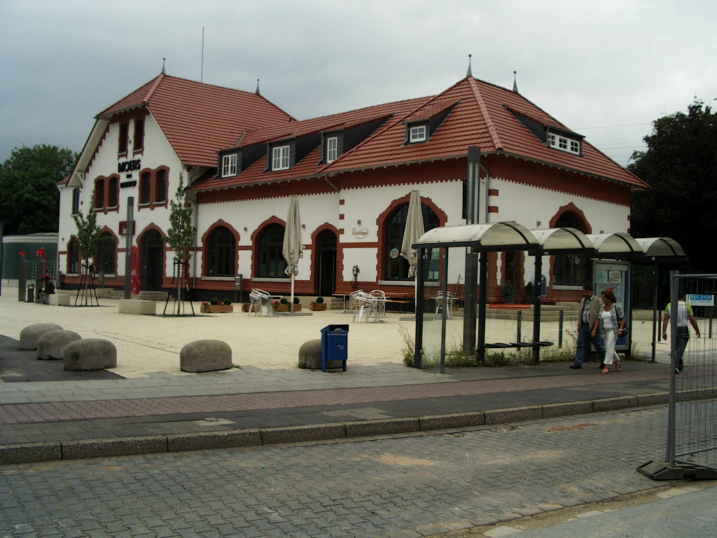 Bahnhof 2.8.9 1